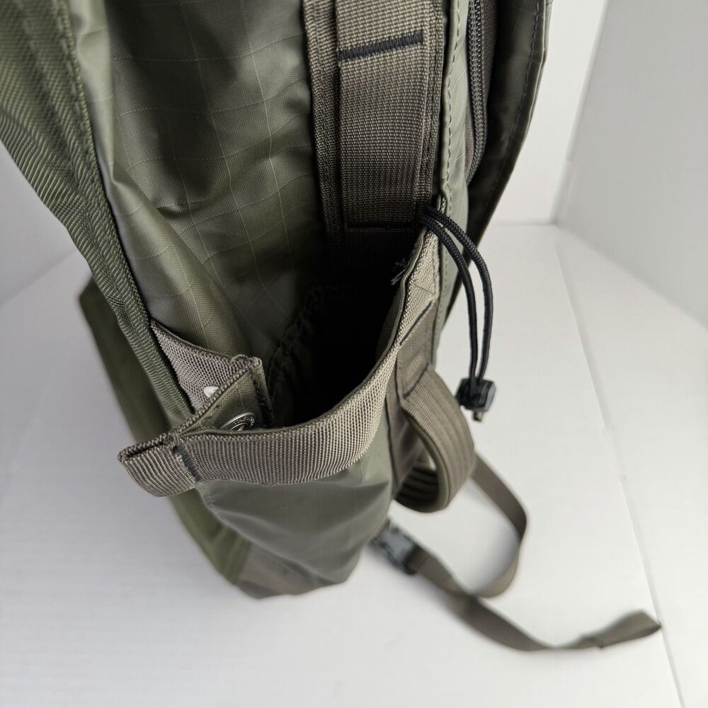 The North Face Base Camp Voyager 32L Duffel Bag Taupe Green Backpack - Picture 8 of 16